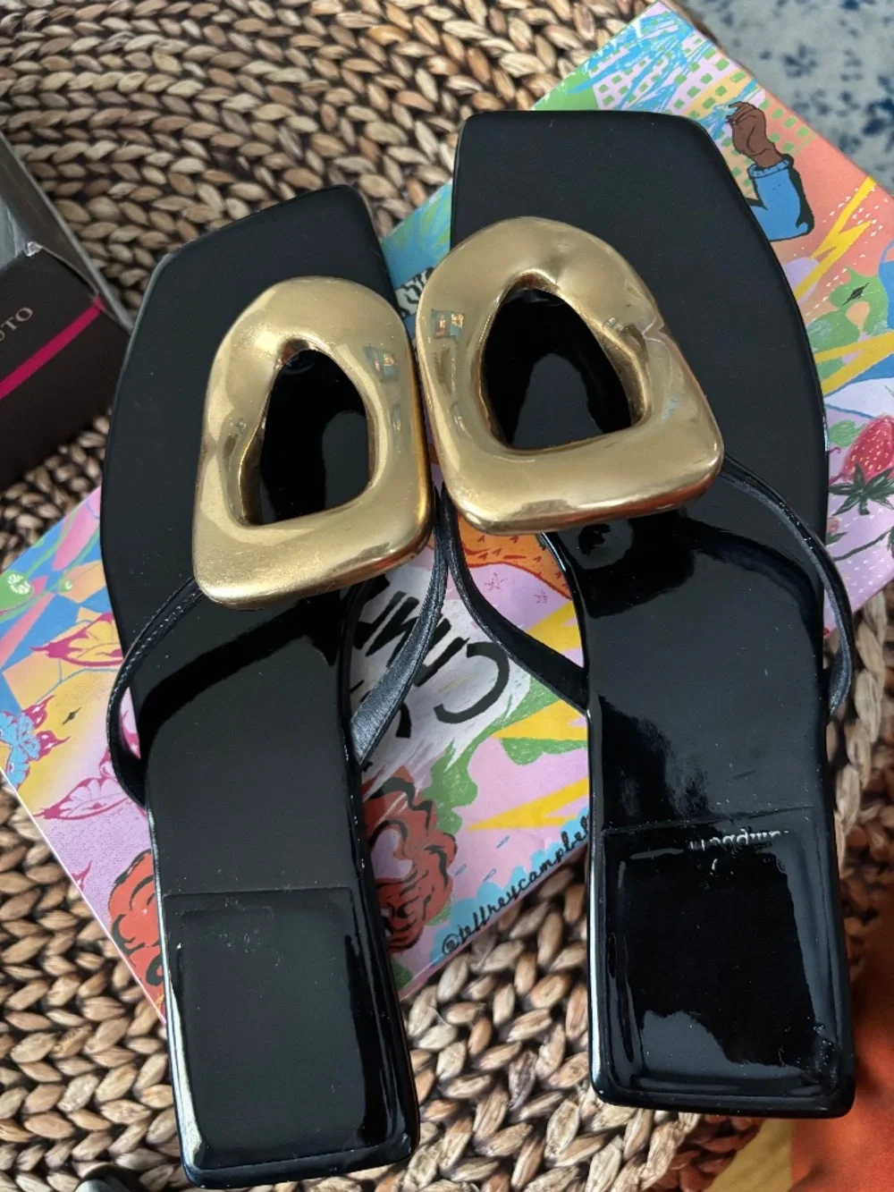 Sandals - Picture 1 of 3